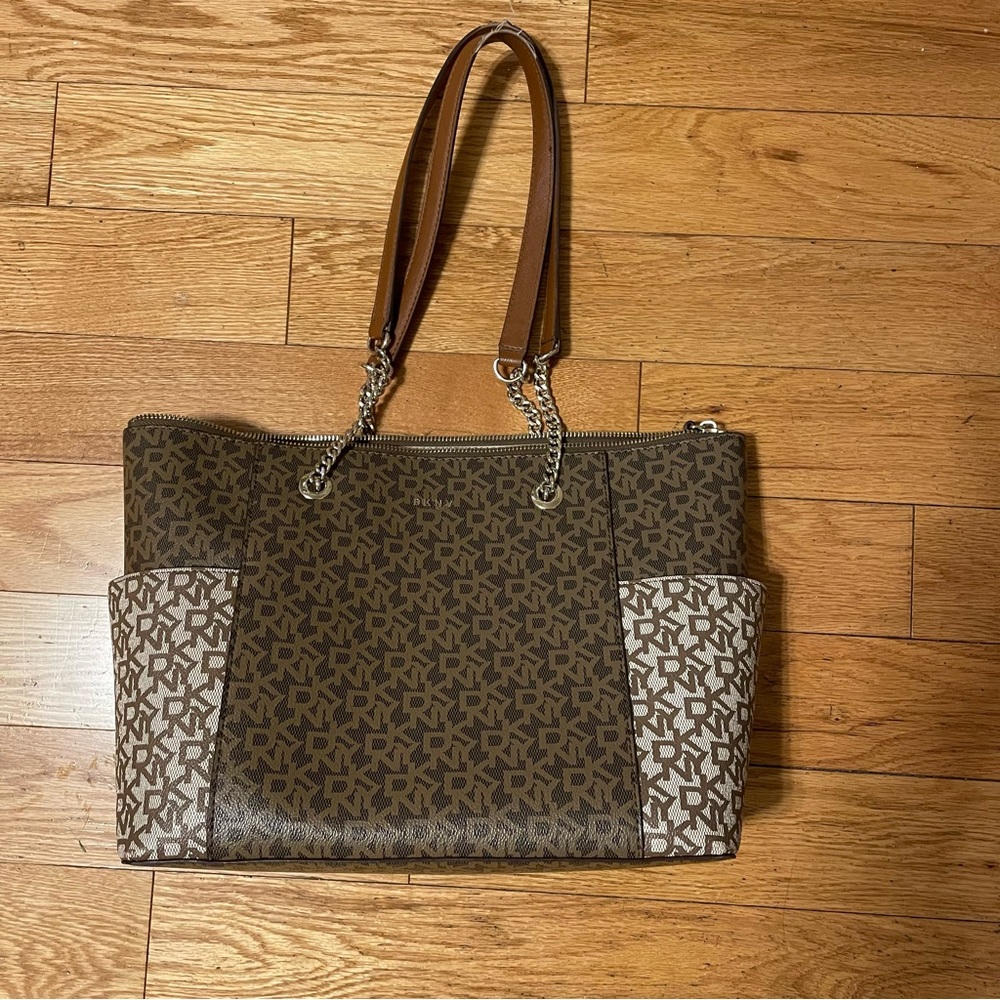 DKNY Logo Print Shoulder Bag